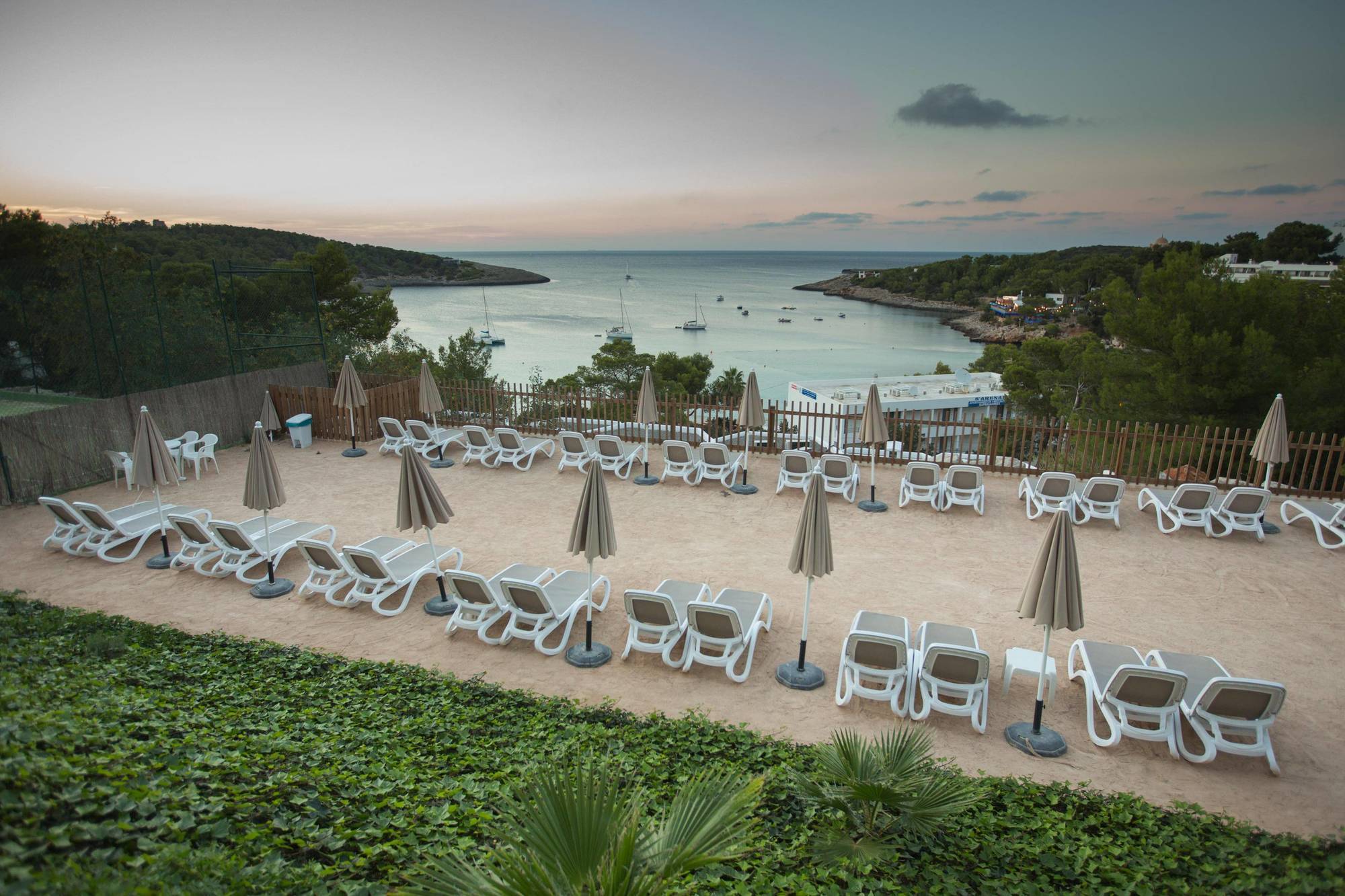 Hotel Presidente Portinatx Εξωτερικό φωτογραφία